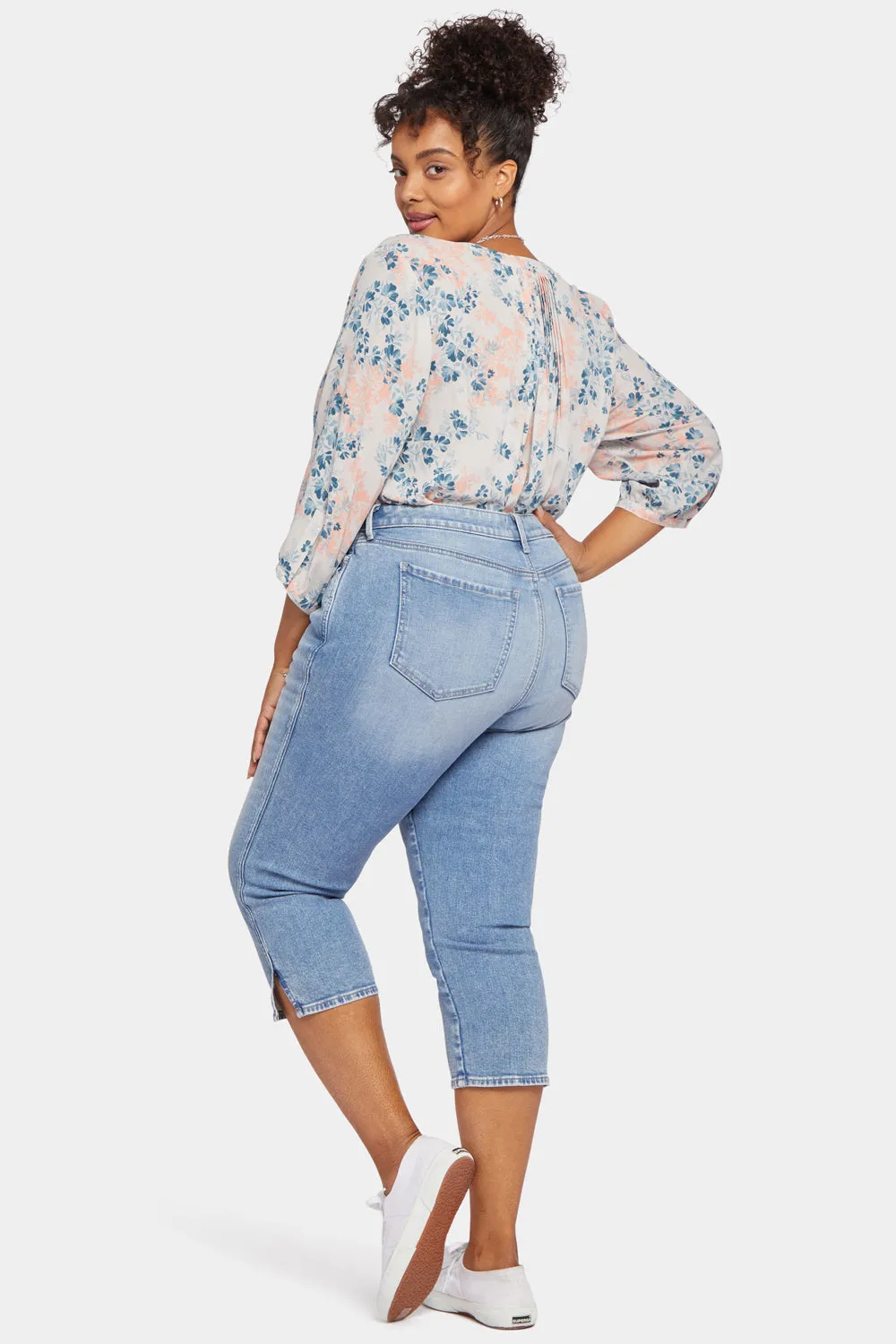 Chloe Capri Jeans In Plus Size - Quinta