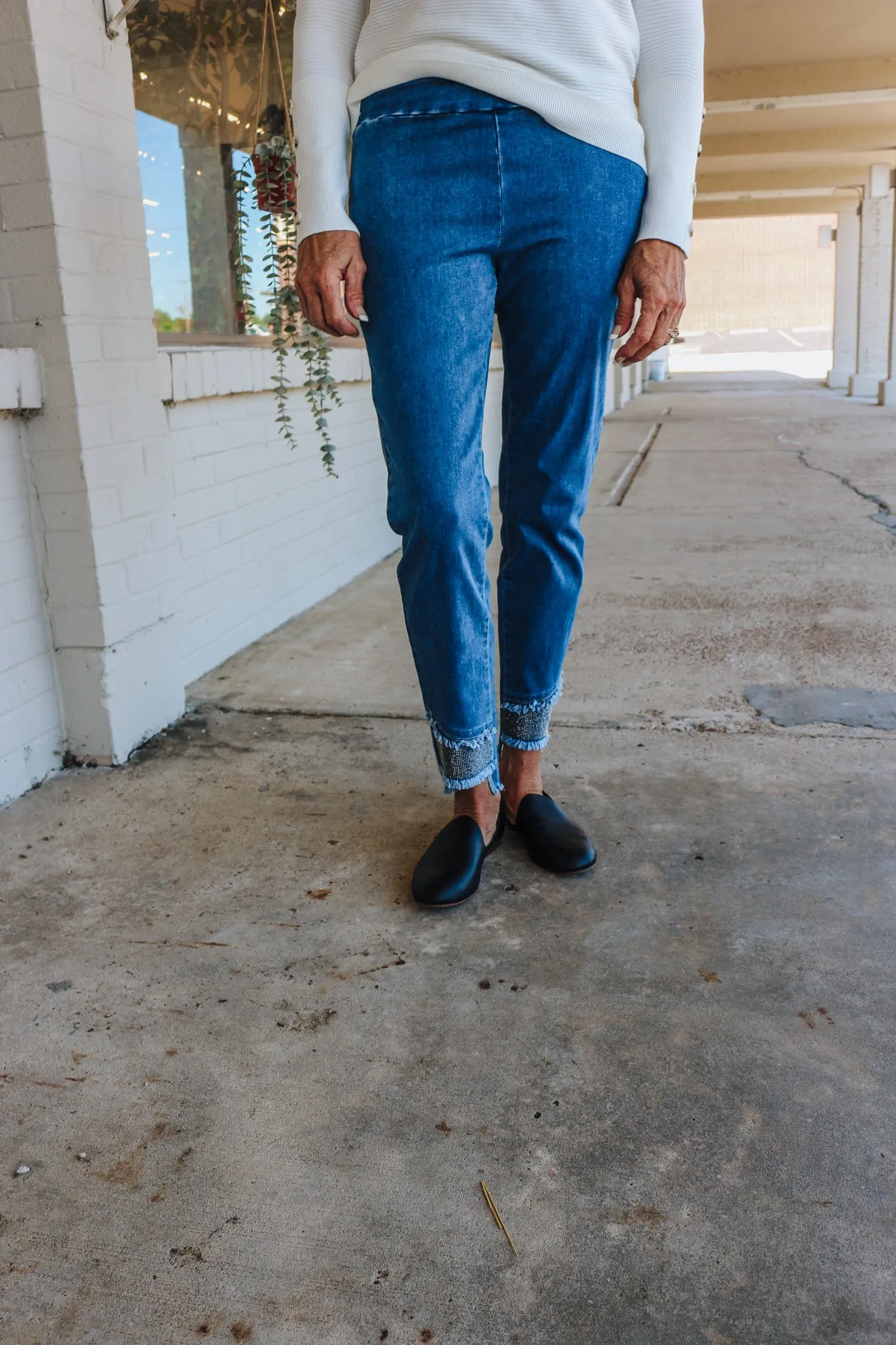 Double Dip Zip Capri - Frisette Jeans