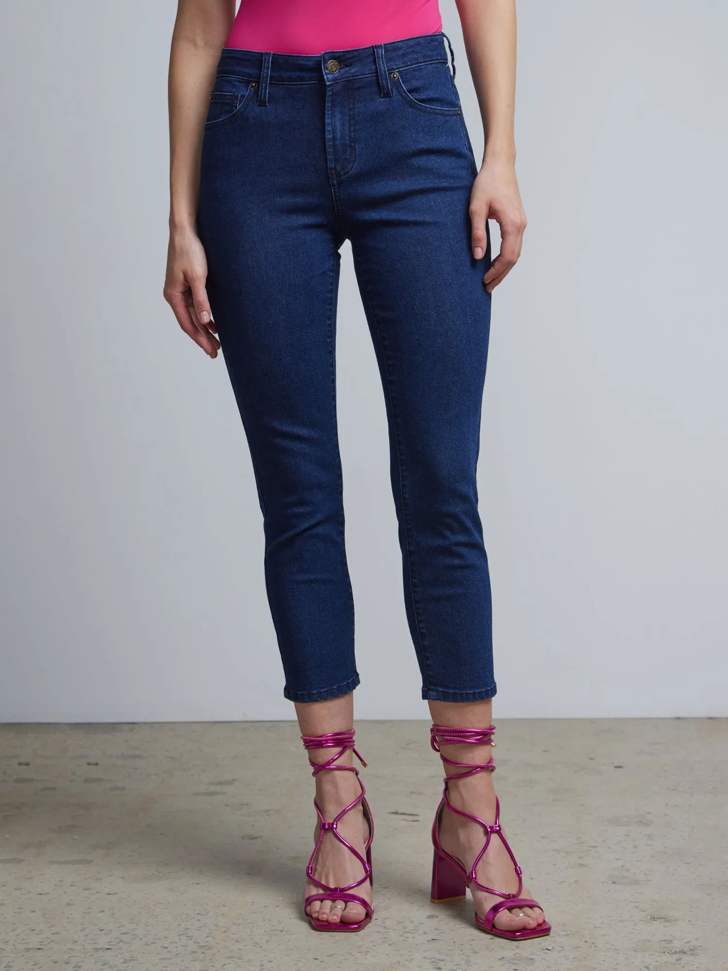 Essential High-Waisted Capri Jeans - Dark Wash