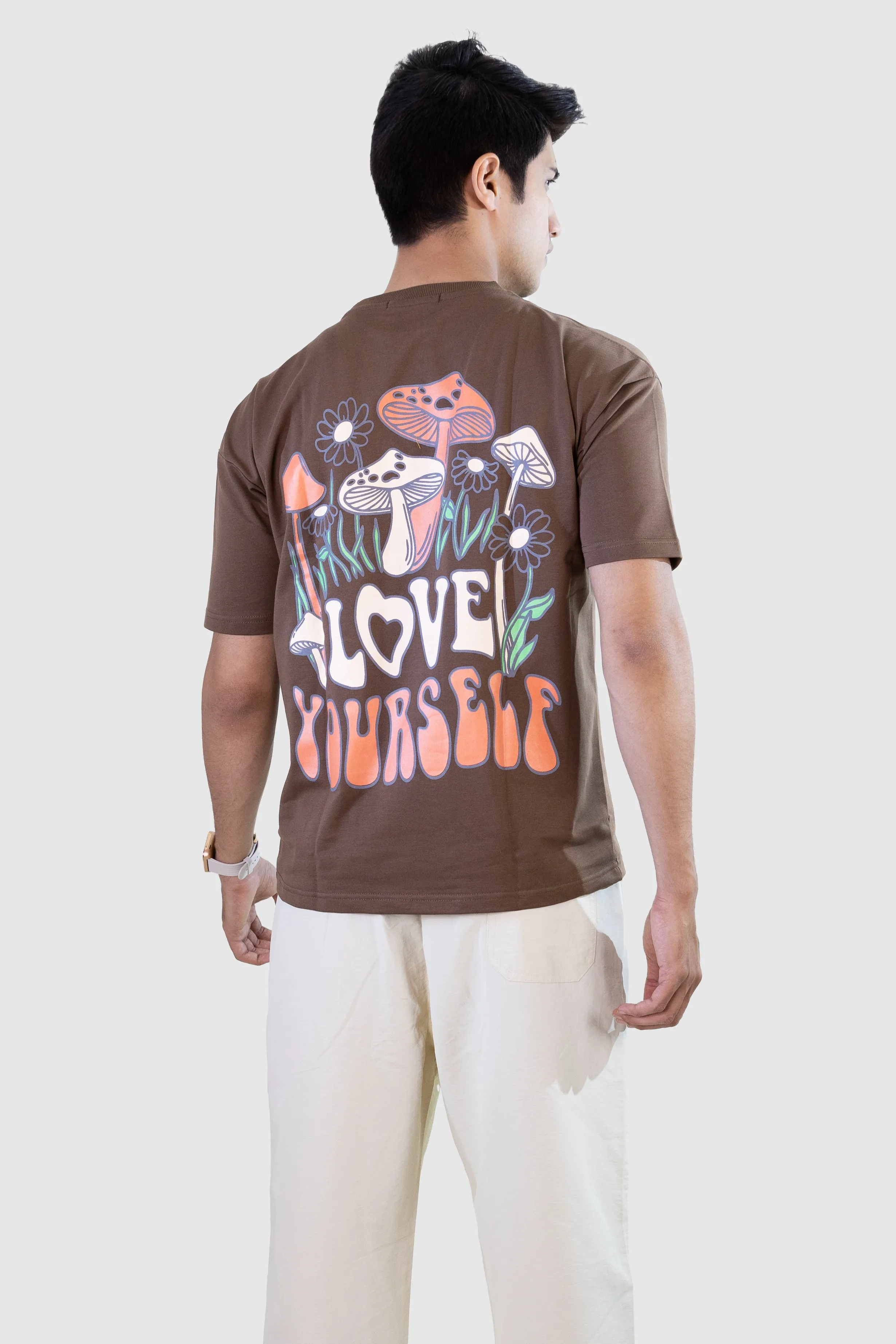 Love Yourself T-shirt: Brown