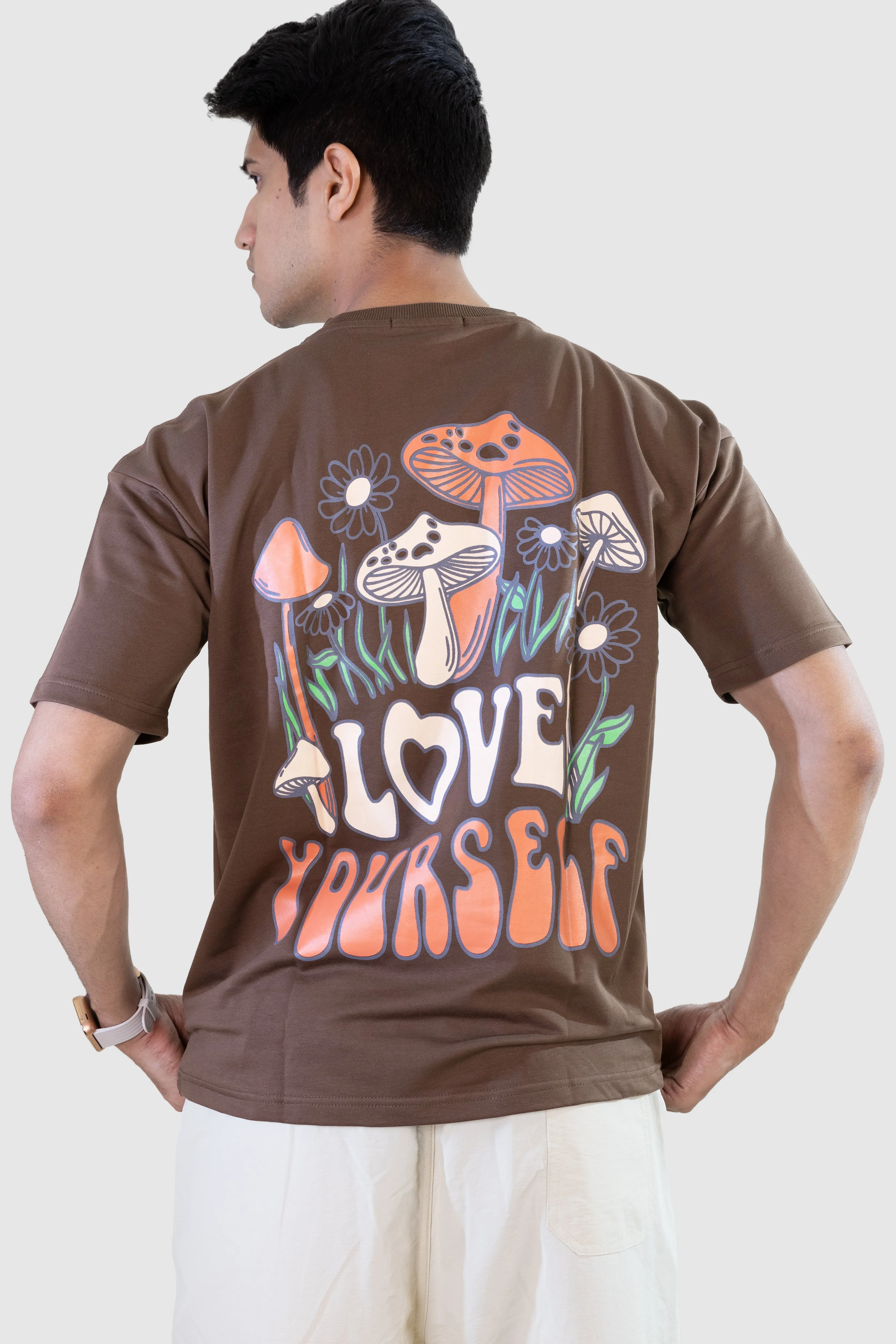 Love Yourself T-shirt: Brown