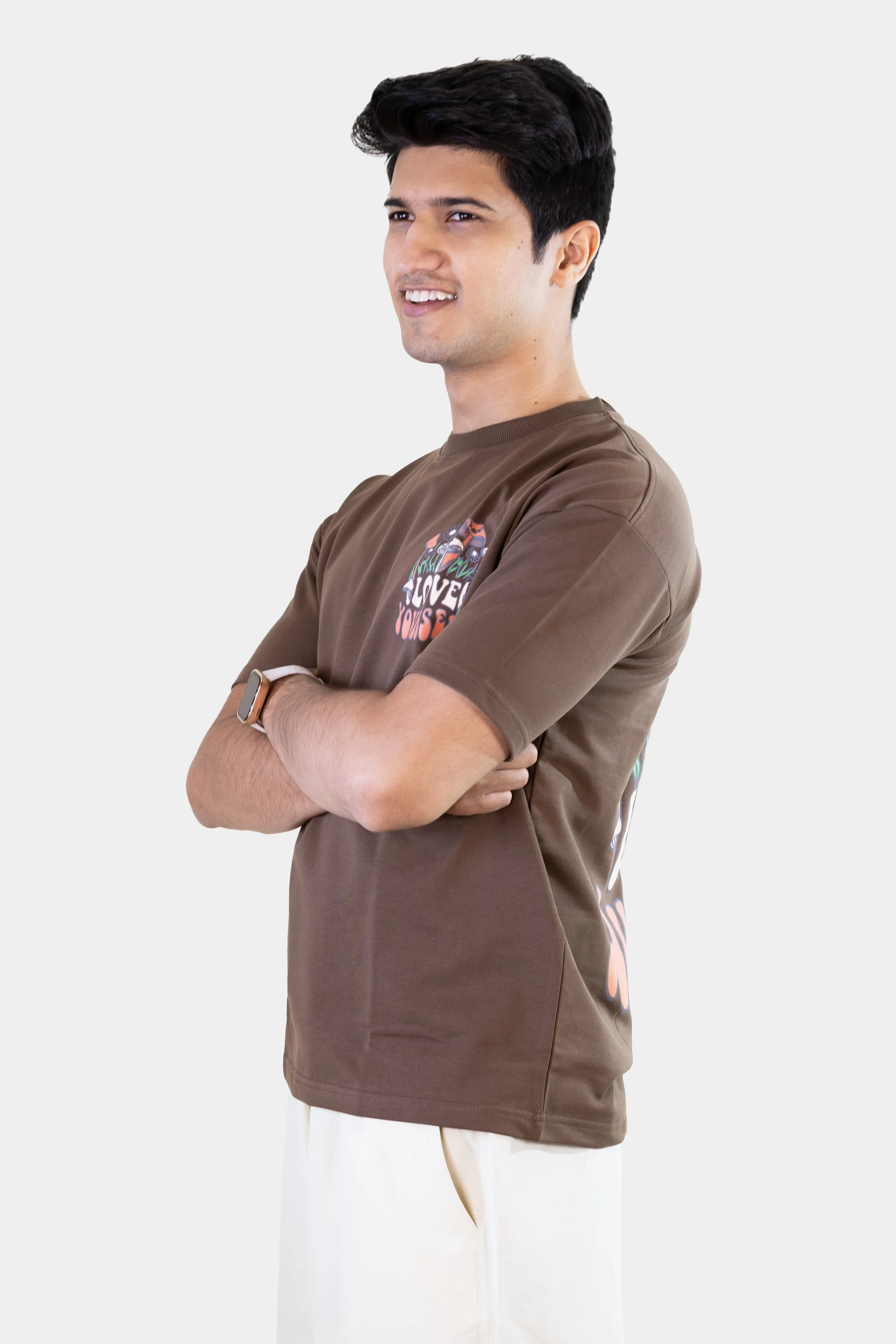 Love Yourself T-shirt: Brown
