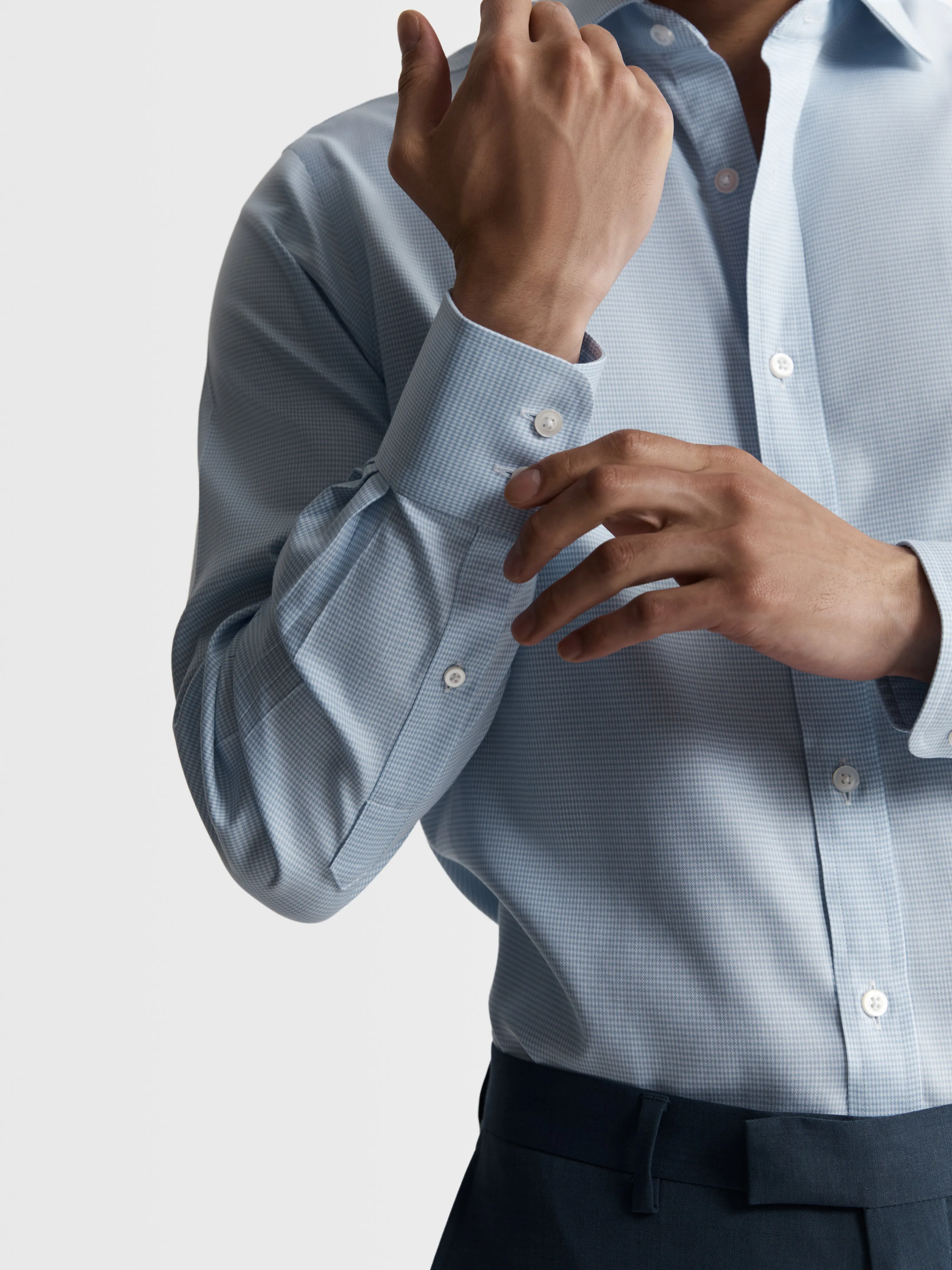 Semi Cutaway Collar Non-Iron Twill