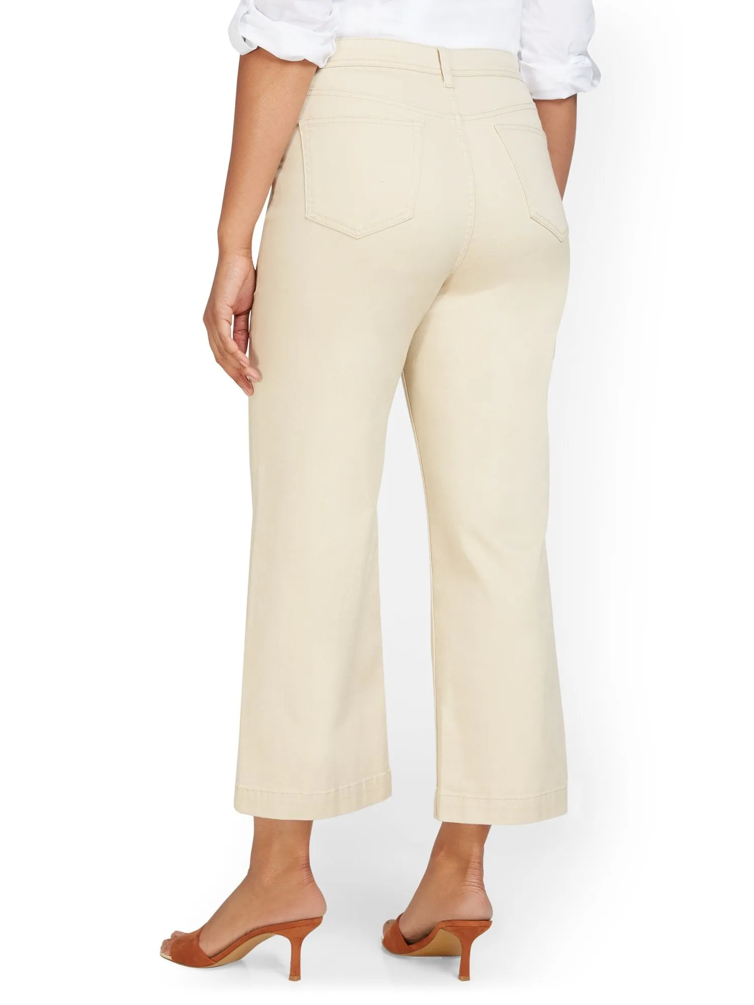Ultra High-Waisted Wide-Leg Capri Jeans - Ecru